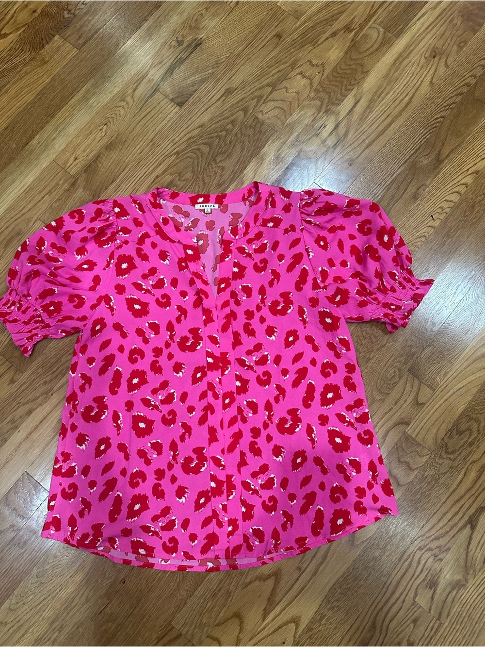 Bright Pink Red Leopard Print Puff Sleeve Blouse
Jodifl small